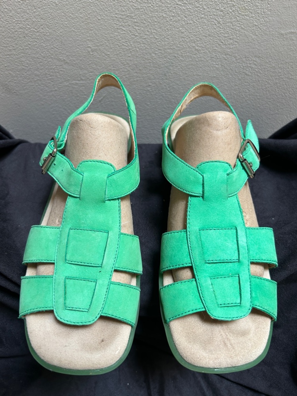 Aerosoles green sandals sz 6 1/2